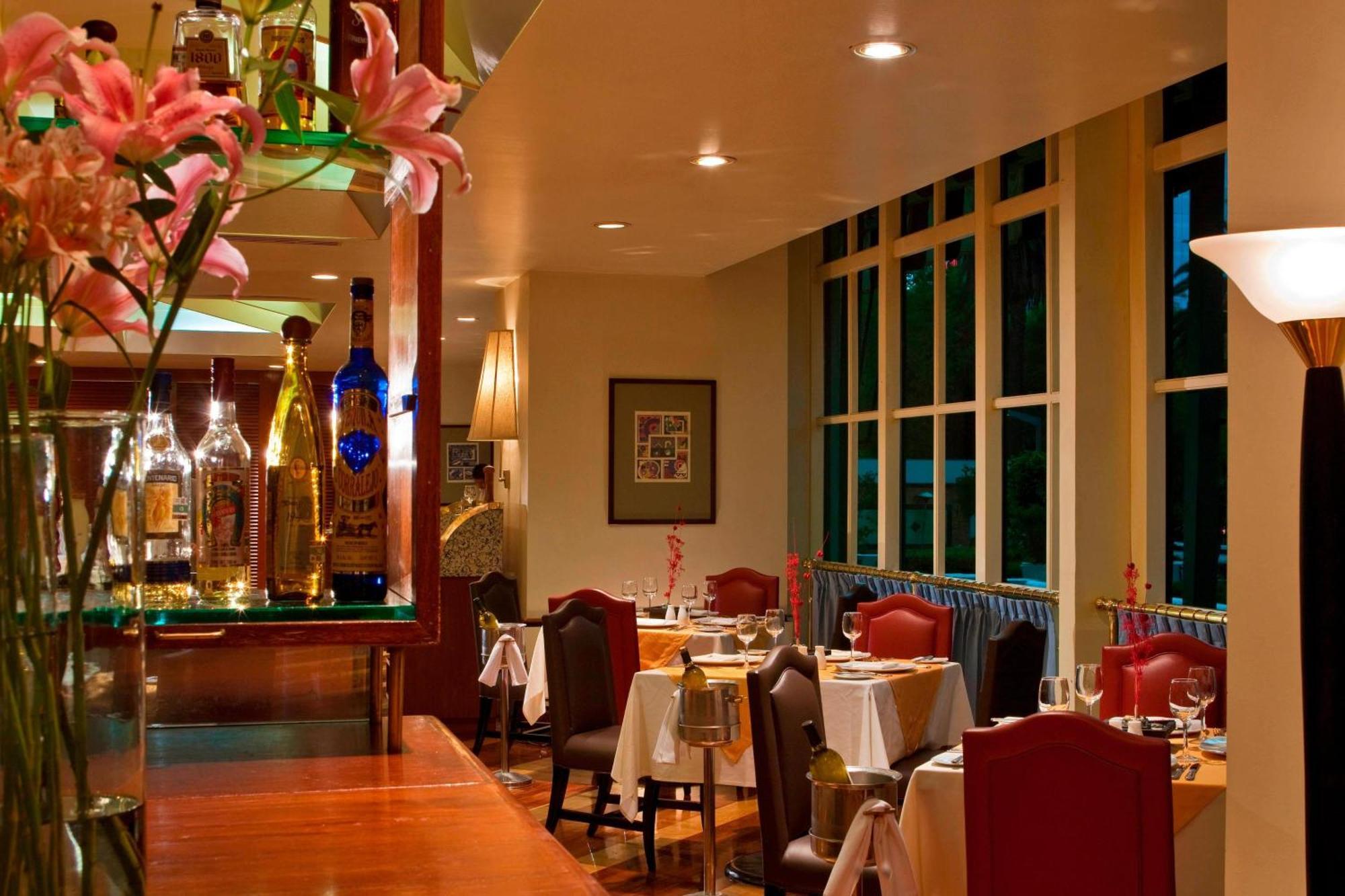 Hotel Sheraton Maria Isabel 5*